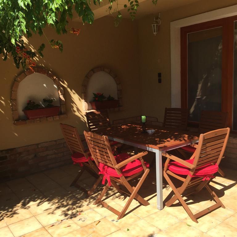 Lux Apartman Villa Hajdúszoboszló Oda fotoğraf